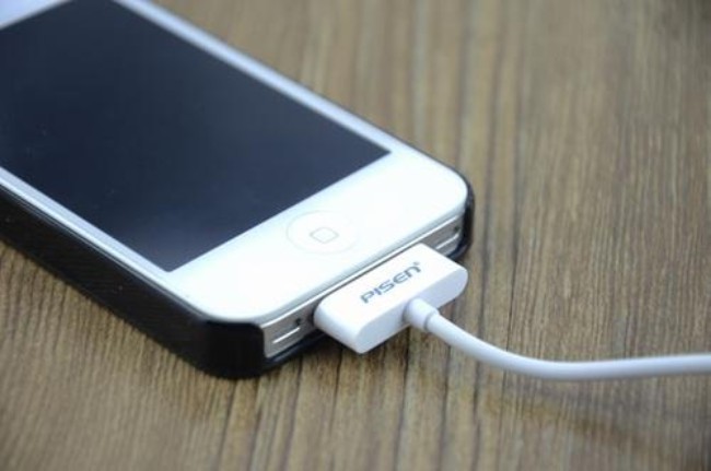 2-確認(rèn)沒(méi)有使用iphone的充電線給ipad充電