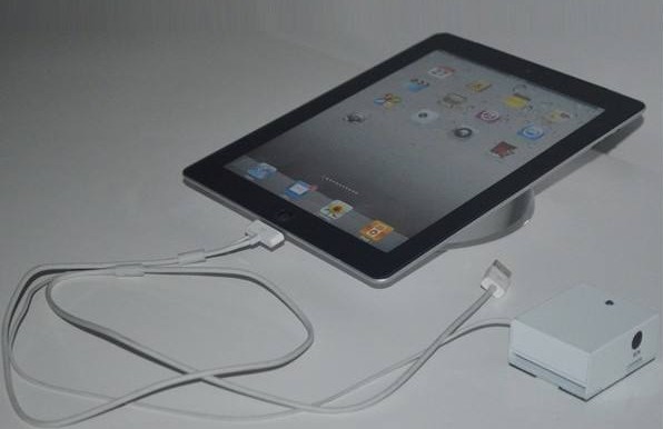 4-使用原裝設(shè)備來(lái)為ipad充電