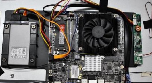 電腦cpu雙核和四核哪個好？