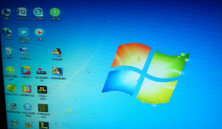 3-Secure Boot選擇Disabled 3-Secure Boot選擇Disabled