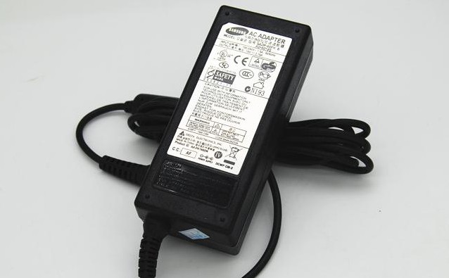 注意事項1：充滿電后拔掉電源！